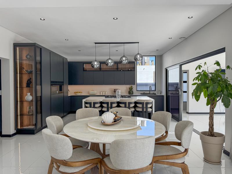 Modern Contemporary Masterpiece in Midstream Heights Estate