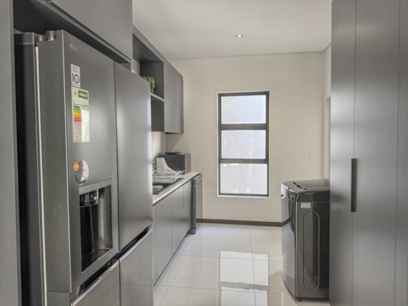 Modern Contemporary Masterpiece in Midstream Heights Estate