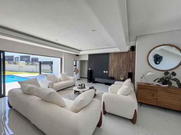 Modern Contemporary Masterpiece in Midstream Heights Estate