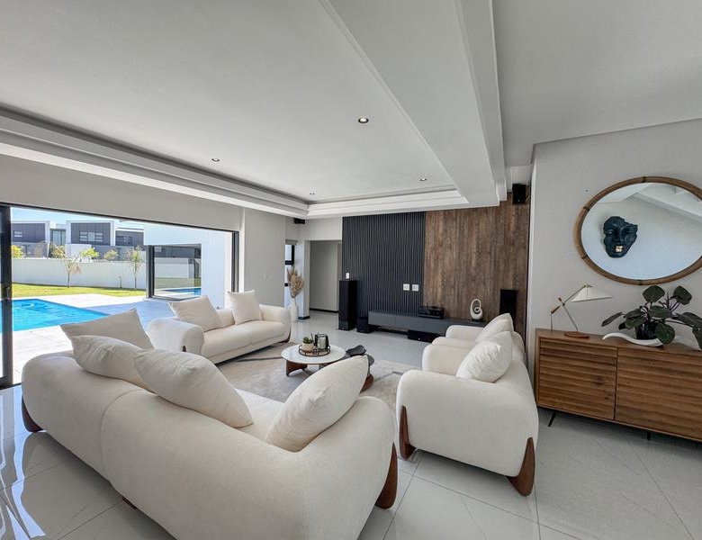 Modern Contemporary Masterpiece in Midstream Heights Estate