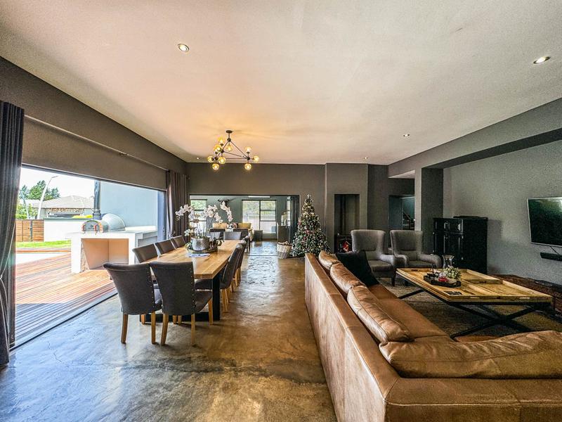 LUXURIOUS FAMILY LIVING WITH SPACE, STYLE & ENTERTAINMENT