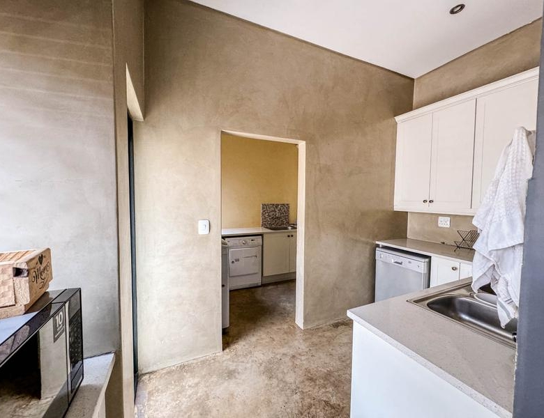 LUXURIOUS FAMILY LIVING WITH SPACE, STYLE & ENTERTAINMENT