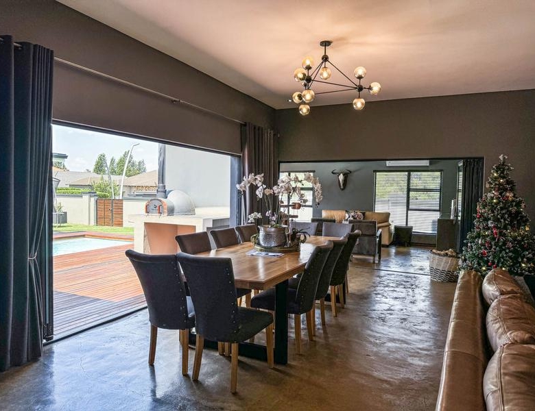 LUXURIOUS FAMILY LIVING WITH SPACE, STYLE & ENTERTAINMENT