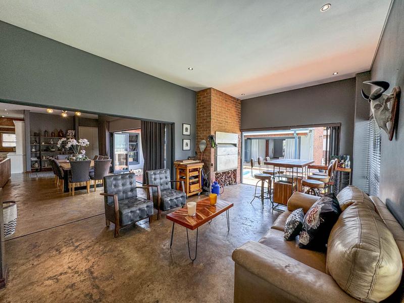 LUXURIOUS FAMILY LIVING WITH SPACE, STYLE & ENTERTAINMENT