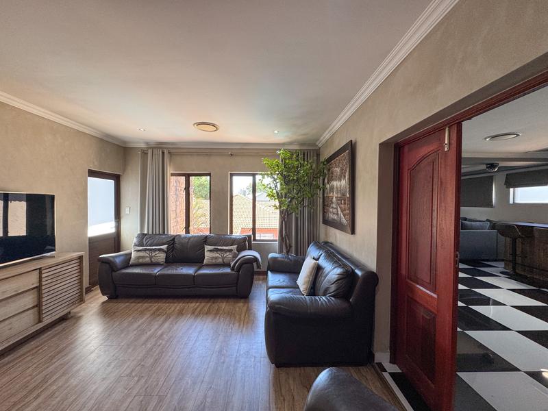 EXCLUSIVE MANDATE | Executive Family Home in Old Midstream Estate