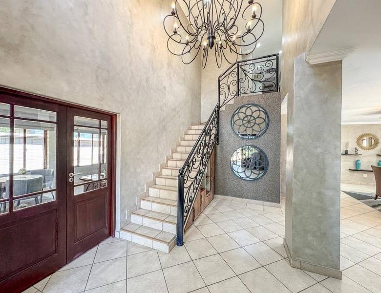 EXCLUSIVE MANDATE | Executive Family Home in Old Midstream Estate