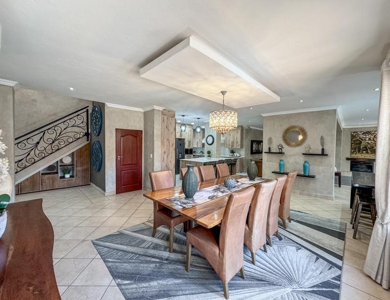 EXCLUSIVE MANDATE | Executive Family Home in Old Midstream Estate