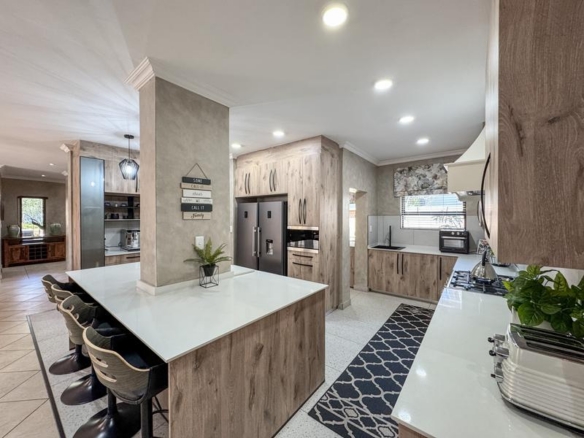 EXCLUSIVE MANDATE | Executive Family Home in Old Midstream Estate
