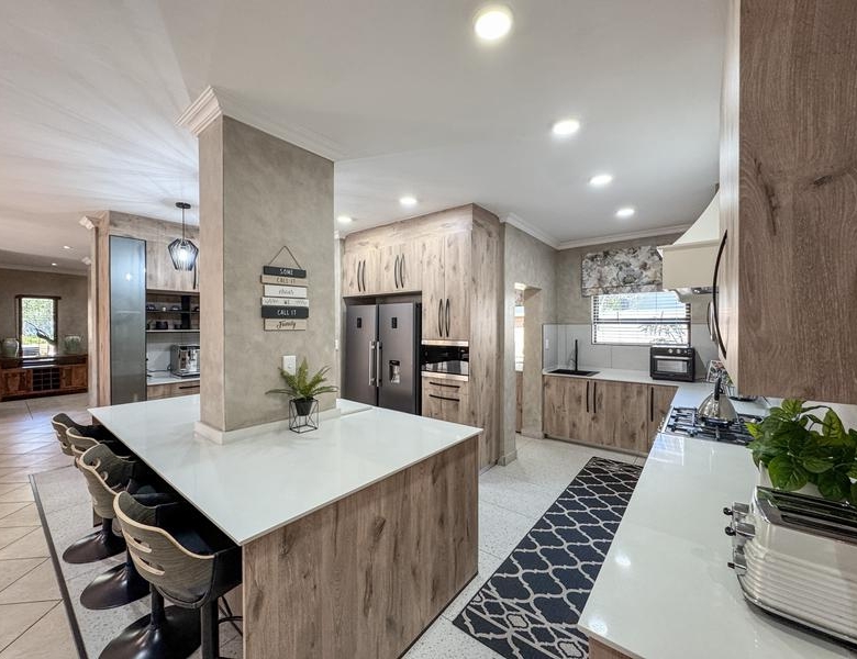 EXCLUSIVE MANDATE | Executive Family Home in Old Midstream Estate