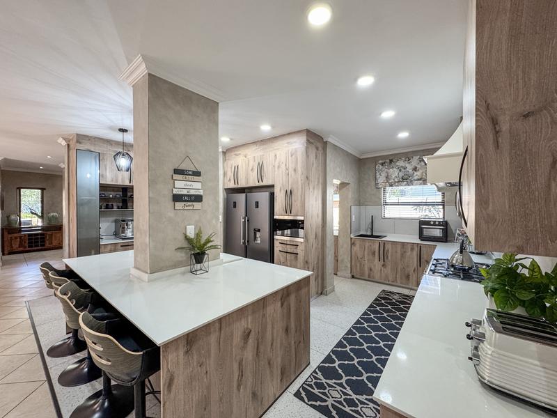 EXCLUSIVE MANDATE | Executive Family Home in Old Midstream Estate