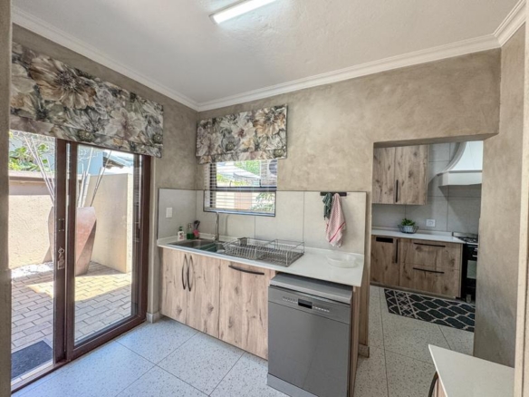 EXCLUSIVE MANDATE | Executive Family Home in Old Midstream Estate
