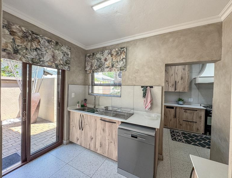 EXCLUSIVE MANDATE | Executive Family Home in Old Midstream Estate