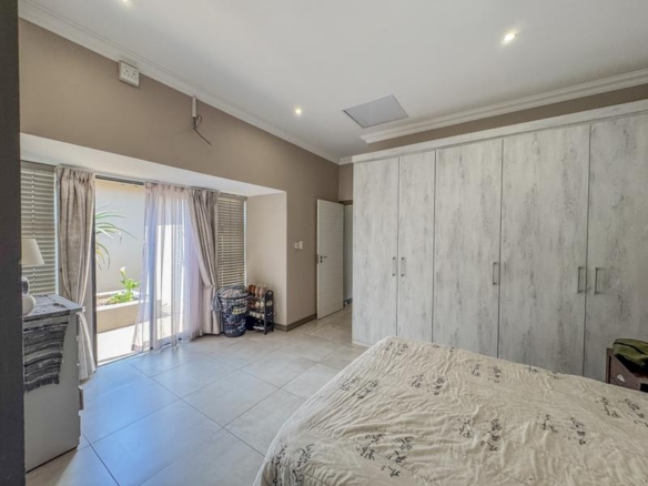 MODERN LIVING WITH QUALITY FINISHES – PRIVATE & SECURE!