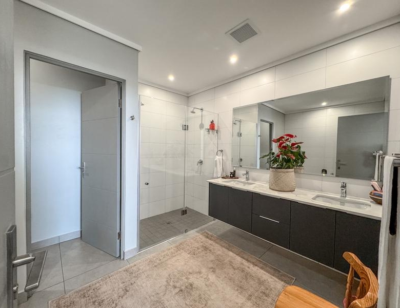 Beautiful Furnished Penthouse Unit available for Rent
