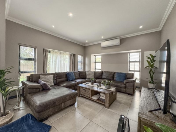 MODERN LIVING WITH QUALITY FINISHES – PRIVATE & SECURE!
