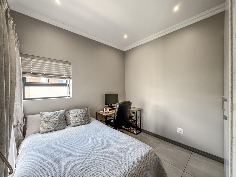MODERN LIVING WITH QUALITY FINISHES – PRIVATE & SECURE!