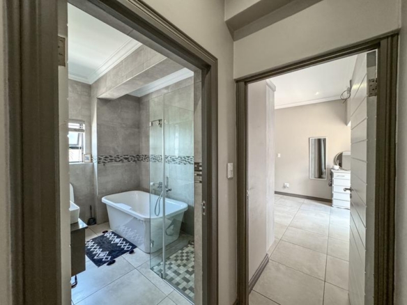 MODERN LIVING WITH QUALITY FINISHES – PRIVATE & SECURE!