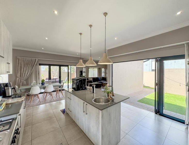 MODERN LIVING WITH QUALITY FINISHES – PRIVATE & SECURE!