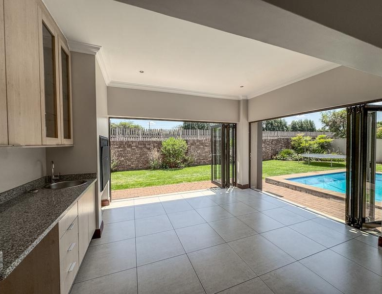 Family Home with Pool and Solar!!