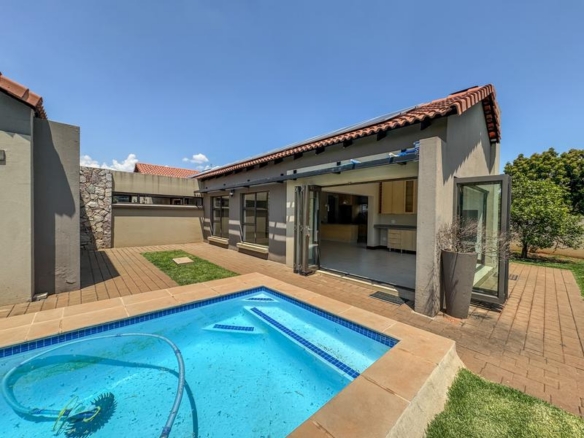Family Home with Pool and Solar!!