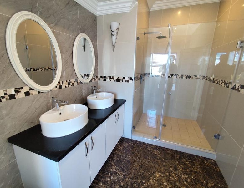 Excelllent home available immediatley