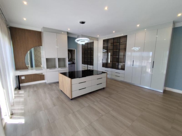 Excelllent home available immediatley