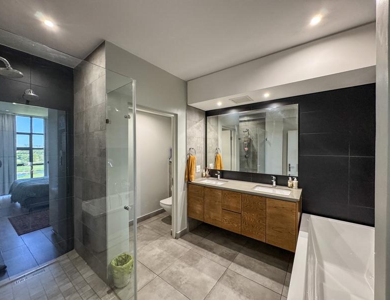 ASCEND PENTHOUSE IN BLOCK A FOR SALE!