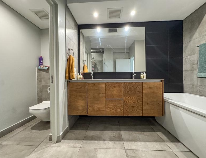 ASCEND PENTHOUSE IN BLOCK A FOR SALE!