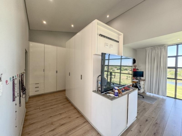 ASCEND PENTHOUSE IN BLOCK A FOR SALE!