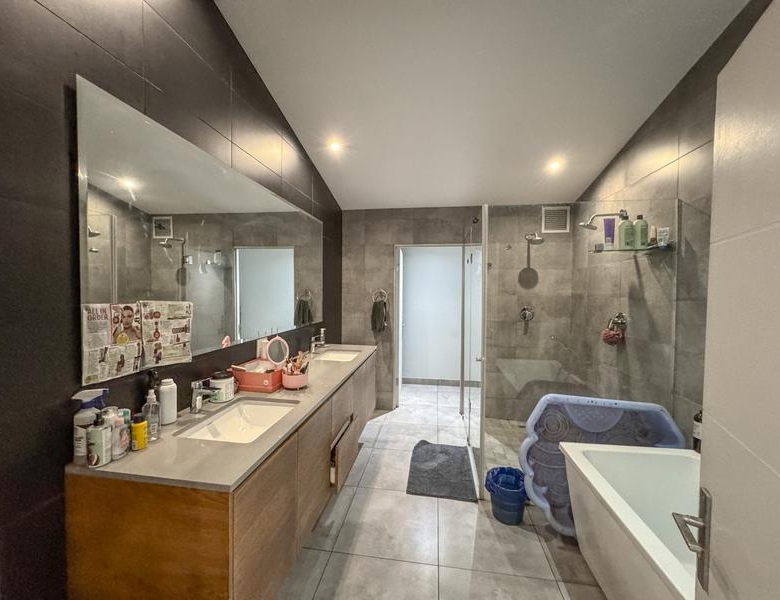 ASCEND PENTHOUSE IN BLOCK A FOR SALE!