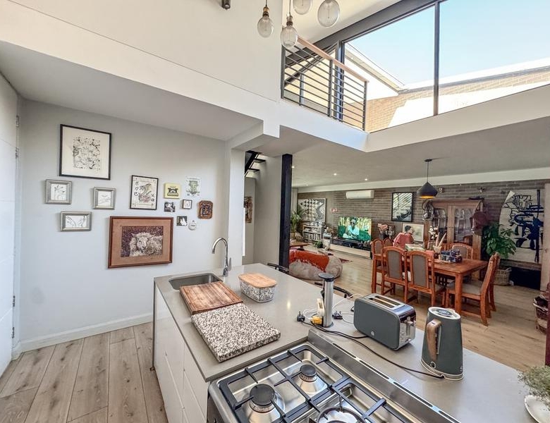 ASCEND PENTHOUSE IN BLOCK A FOR SALE!