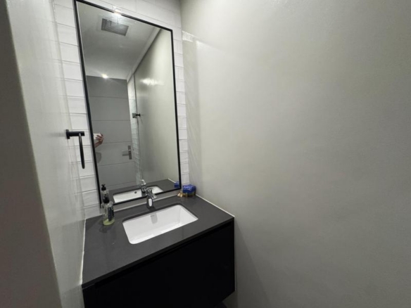 Lovely 2 Bed Luxury Apartment Available for Rental -Golf Course View