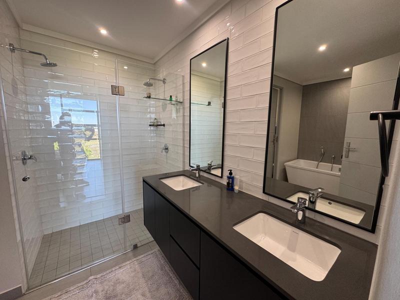 Lovely 2 Bed Luxury Apartment Available for Rental -Golf Course View