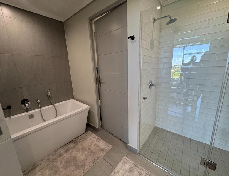 Lovely 2 Bed Luxury Apartment Available for Rental -Golf Course View