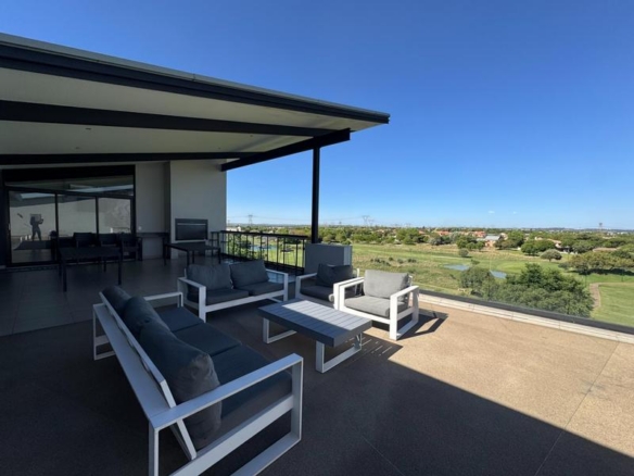 Lovely 2 Bed Luxury Apartment Available for Rental -Golf Course View